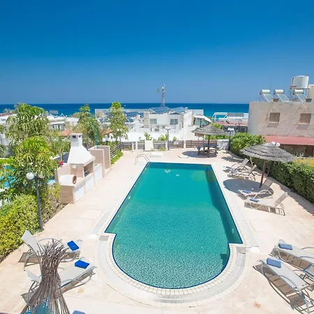 Mit Pool Am Der Fig Tree Bay By Interhome Protaras