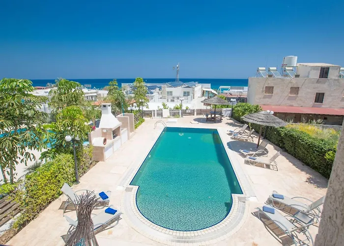 Mit Pool Am Der Fig Tree Bay By Interhome Protaras