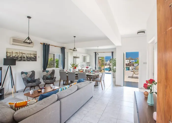 Mit Pool Am Der Fig Tree Bay By Interhome Vakantiehuis Protaras