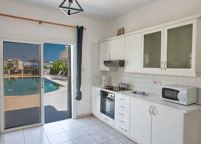 Vakantiehuis Mit Pool Am Der Fig Tree Bay By Interhome Protaras