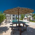 Mit Pool Am Der Fig Tree Bay By Interhome *