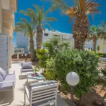 Mit Pool Am Der Fig Tree Bay By Interhome