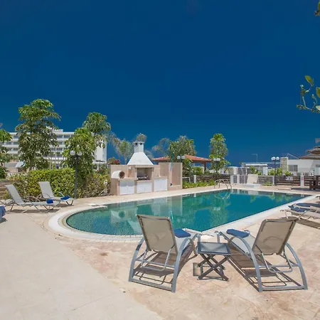 Mit Pool Am Der Fig Tree Bay By Interhome Semesterbostad *