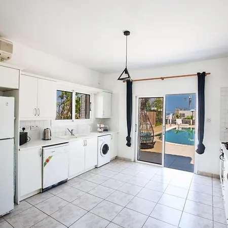 Mit Pool Am Der Fig Tree Bay By Interhome * Protaras