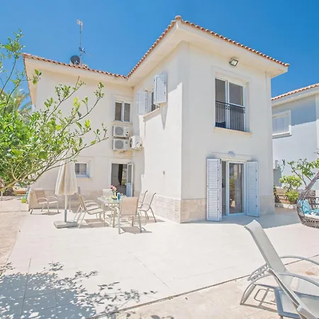 Holiday home Mit Pool Am Der Fig Tree Bay By Interhome Protaras