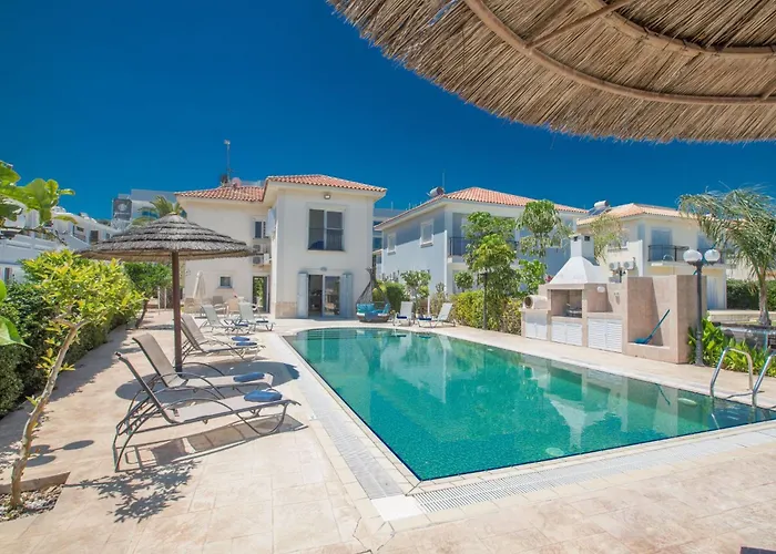 Mit Pool Am Der Fig Tree Bay By Interhome Protaras