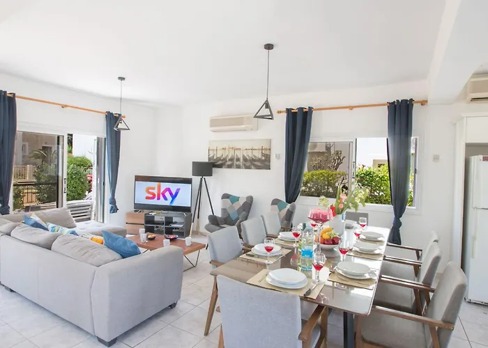 Mit Pool Am Der Fig Tree Bay By Interhome Prázdninový dům Protaras