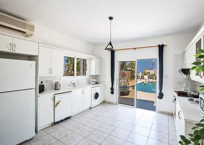 Mit Pool Am Der Fig Tree Bay By Interhome * Protaras